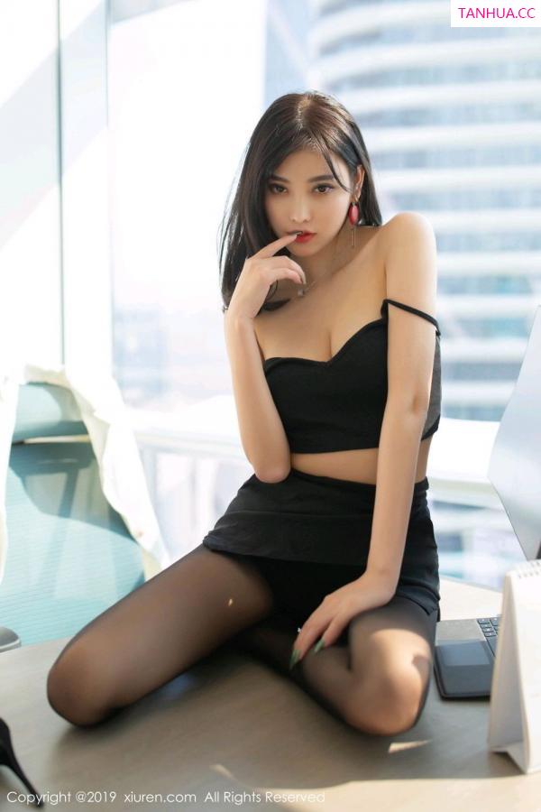 杨晨晨 sugar小甜心CC [XIUREN]高清写真图 2019.12.16 杨晨晨sugar第17张图片